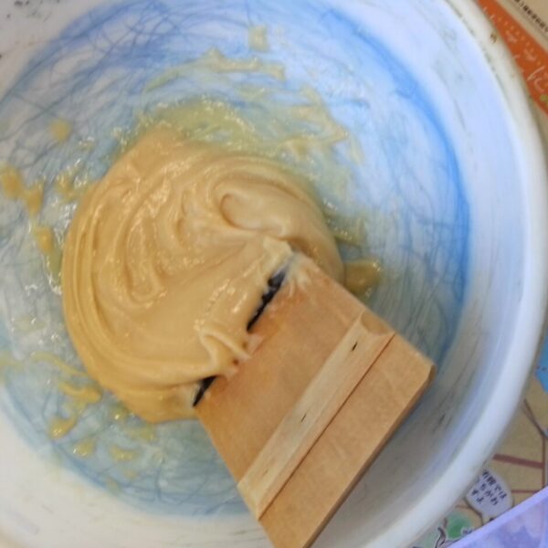 Spatule en bois avec caoutchouc 9 cm Spatule en bois avec caoutchouc 9 cm